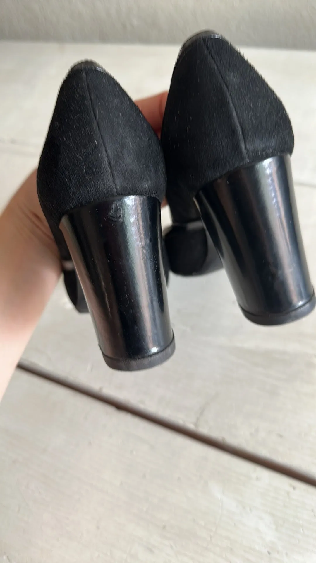 90S VINTAGE JOAN AND DAVID HEELS  // SIZE 7