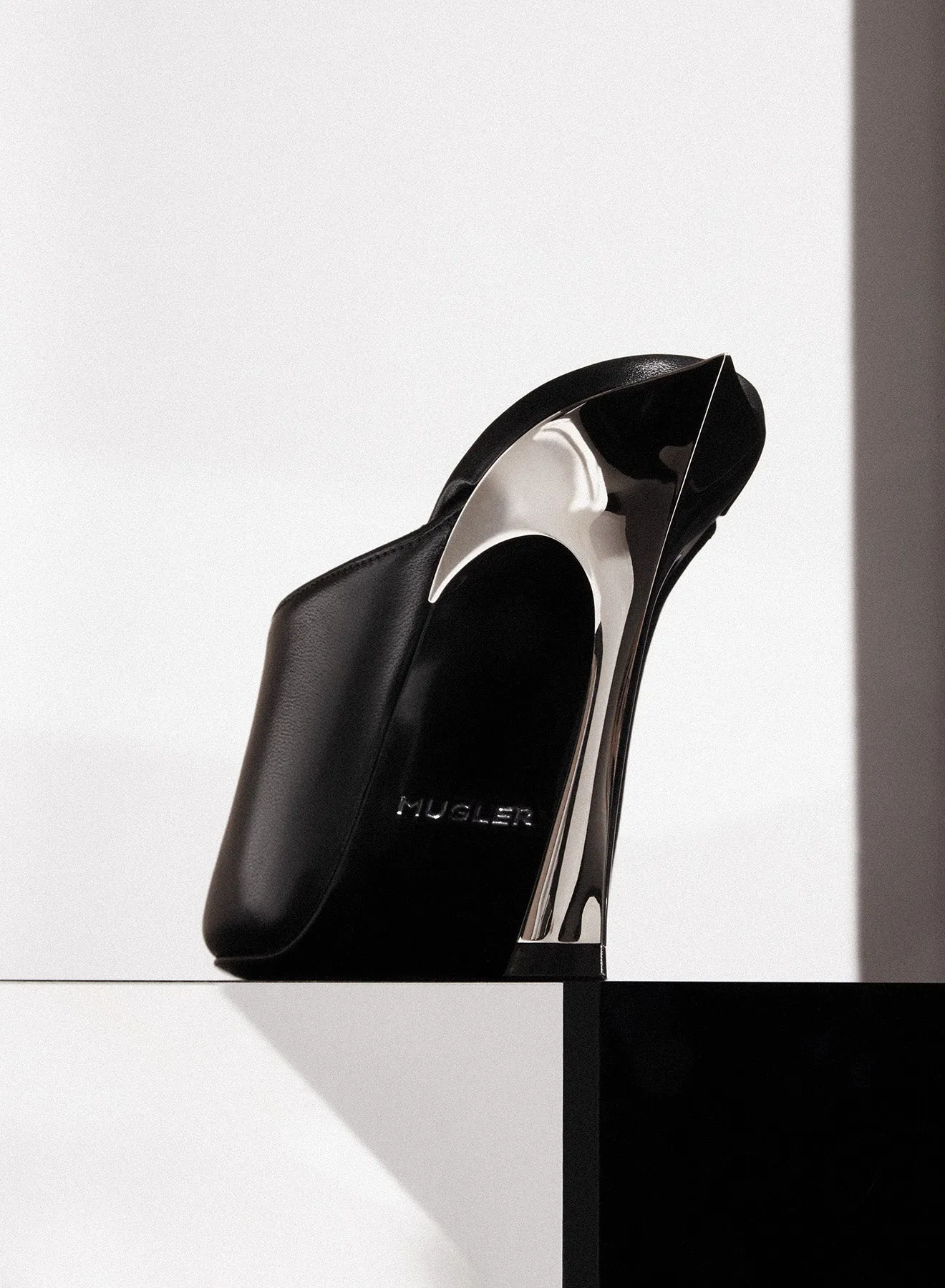Black leather Fang 95 mules