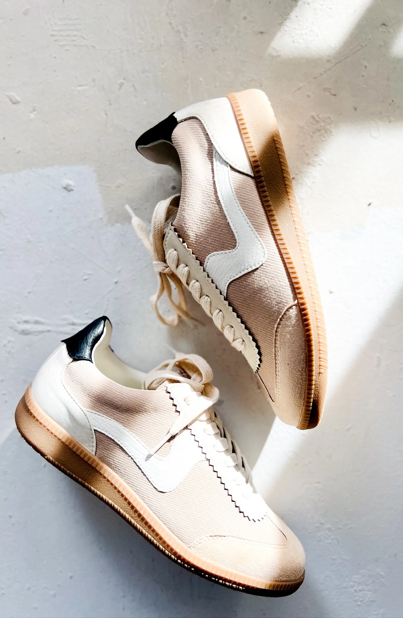 Classic Low Top Lace Up Contrast Sneakers