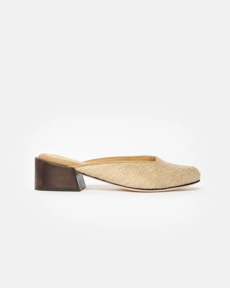 Leblon Mule in Raffia