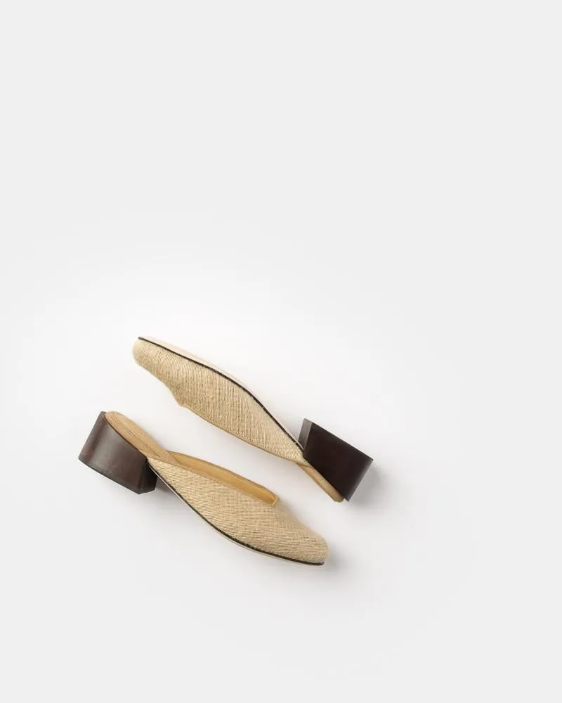 Leblon Mule in Raffia