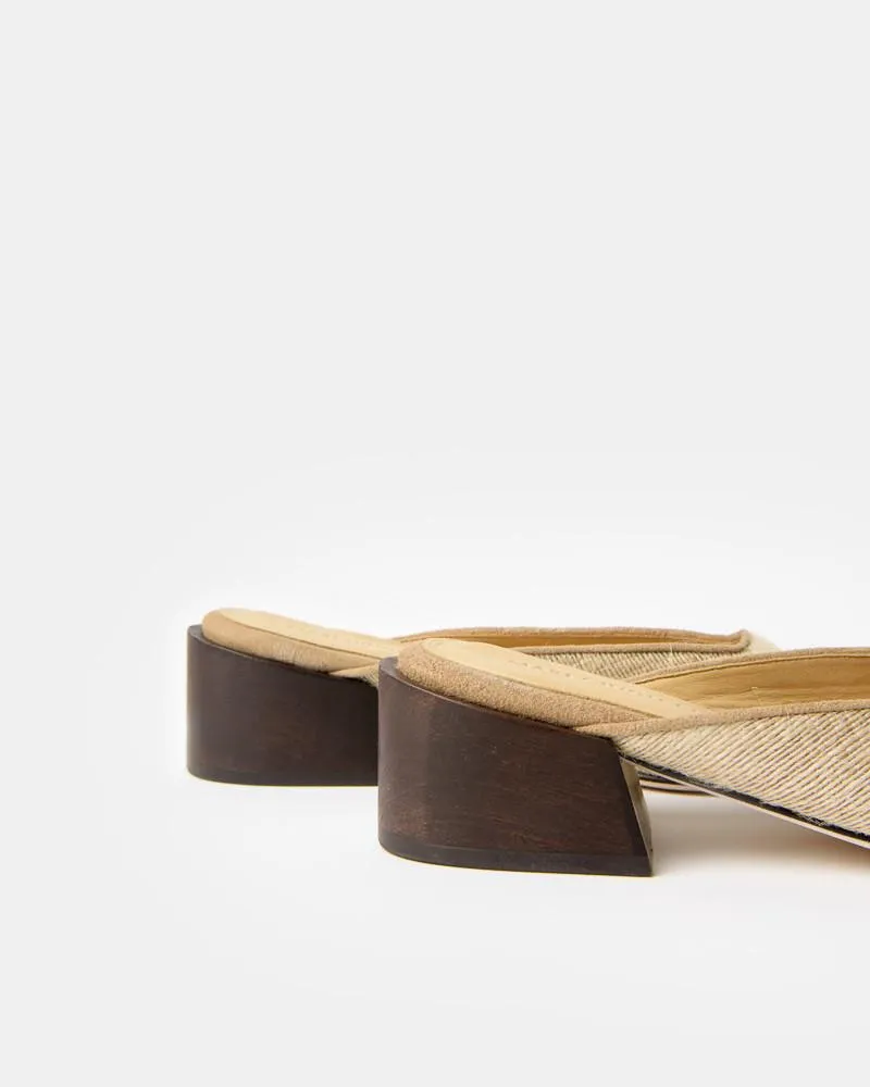 Leblon Mule in Raffia