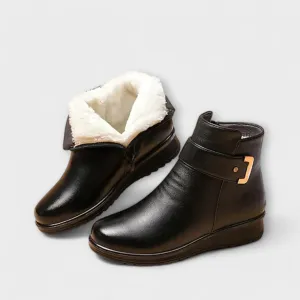 Luna Chic Boots with Fur