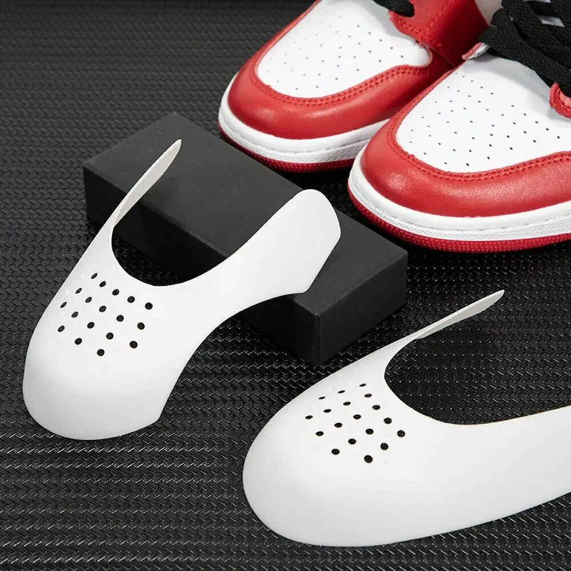 Sneaker crease protector