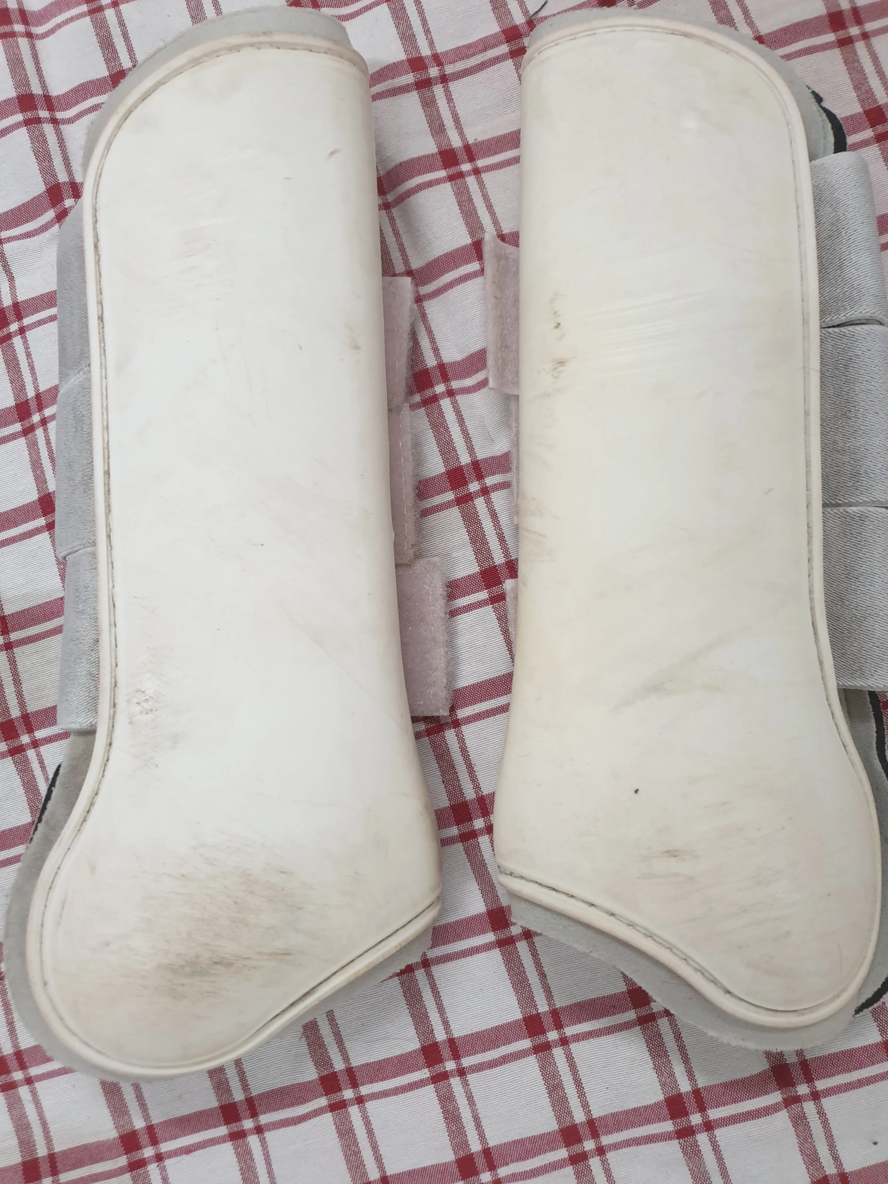 White weatherbeeta PRO-TEC brushing boots Full size FREE POSTAGE 🟢